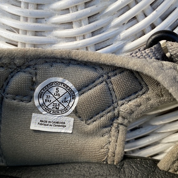 Keen Newport H2 Gray Green Water Hiking Sport Sandals (1014266) Size 5 - Picture 10 of 10